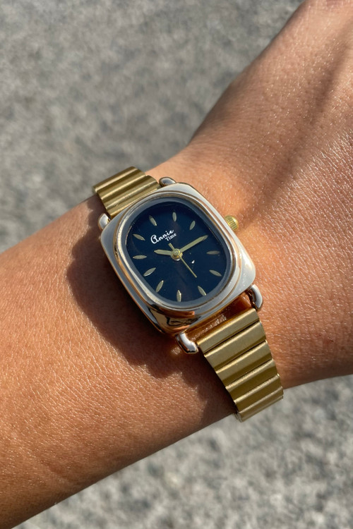 ساعت بیضی انی تایم