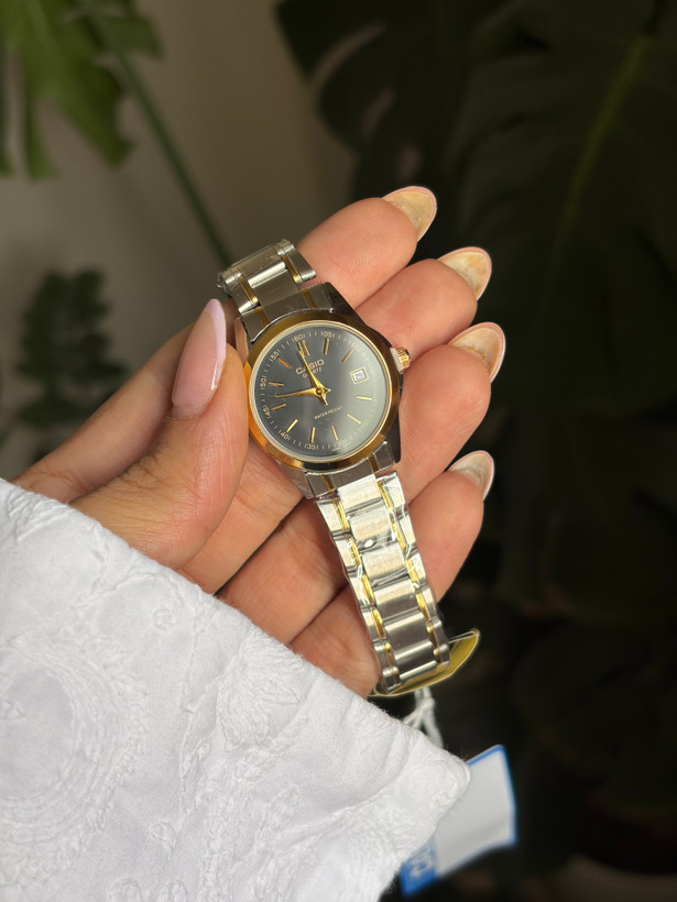 ساعت زنانه کاسیو خطی بند سیلور